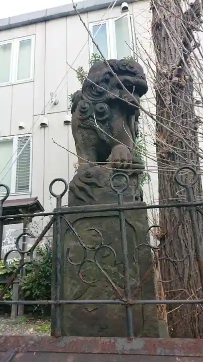 高山稲荷神社(旧鎮座地)の狛犬