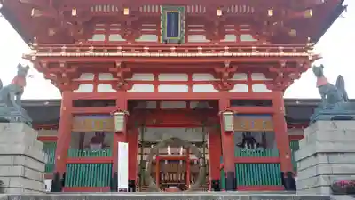 伏見稲荷大社の山門・神門