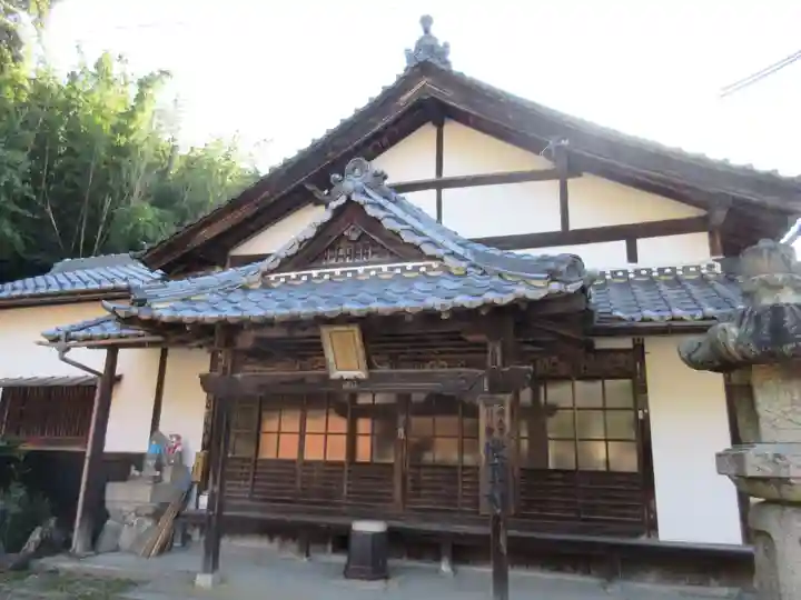 穀屋尼寺の本殿・本堂