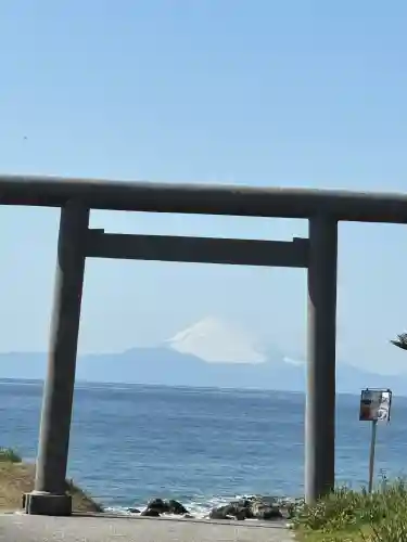 洲崎神社の{uncategorized: "未分類", other: "その他", undefined: "問題あり", building: "その他建物", grave: "お墓", sacred_gate: "鳥居", guardian: "狛犬", statue: "像", buddha: "仏像", history: "歴史", nature: "自然", garden: "庭園", animal: "動物", pagoda: "塔", temizu: "手水舎", mountain_gate: "山門・神門", sanctuary: "本殿・本堂", subordinate: "末社・摂社", art: "芸術", scenery: "景色", jizo: "地蔵", ema: "絵馬", goshuin: "御朱印", omikuji: "おみくじ", items: "授与品その他", amulet: "お守り", goshuincho: "御朱印帳", eats: "食事", festival: "お祭り", votive_dance: "神楽", shichigosan: "七五三参", wedding: "結婚式", experience: "体験その他", initially: "初詣", around: "周辺", anti_infection: "感染症対策"}