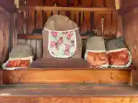 南川船着地蔵尊の{uncategorized: "未分類", other: "その他", undefined: "問題あり", building: "その他建物", grave: "お墓", sacred_gate: "鳥居", guardian: "狛犬", statue: "像", buddha: "仏像", history: "歴史", nature: "自然", garden: "庭園", animal: "動物", pagoda: "塔", temizu: "手水舎", mountain_gate: "山門・神門", sanctuary: "本殿・本堂", subordinate: "末社・摂社", art: "芸術", scenery: "景色", jizo: "地蔵", ema: "絵馬", goshuin: "御朱印", omikuji: "おみくじ", items: "授与品その他", amulet: "お守り", goshuincho: "御朱印帳", eats: "食事", festival: "お祭り", votive_dance: "神楽", shichigosan: "七五三参", wedding: "結婚式", experience: "体験その他", initially: "初詣", around: "周辺", anti_infection: "感染症対策"}