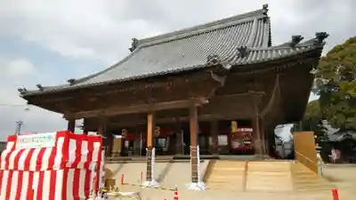 西大寺の本殿・本堂