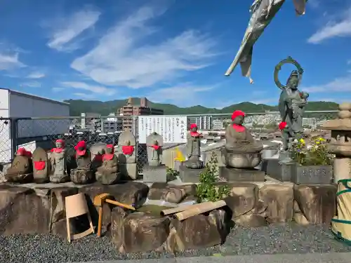 正観寺の{uncategorized: "未分類", other: "その他", undefined: "問題あり", building: "その他建物", grave: "お墓", sacred_gate: "鳥居", guardian: "狛犬", statue: "像", buddha: "仏像", history: "歴史", nature: "自然", garden: "庭園", animal: "動物", pagoda: "塔", temizu: "手水舎", mountain_gate: "山門・神門", sanctuary: "本殿・本堂", subordinate: "末社・摂社", art: "芸術", scenery: "景色", jizo: "地蔵", ema: "絵馬", goshuin: "御朱印", omikuji: "おみくじ", items: "授与品その他", amulet: "お守り", goshuincho: "御朱印帳", eats: "食事", festival: "お祭り", votive_dance: "神楽", shichigosan: "七五三参", wedding: "結婚式", experience: "体験その他", initially: "初詣", around: "周辺", anti_infection: "感染症対策"}