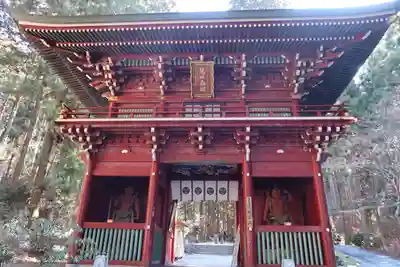 御岩神社の山門・神門