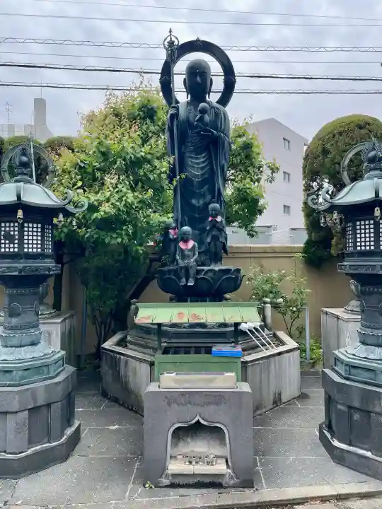 地蔵寺の{uncategorized: "未分類", other: "その他", undefined: "問題あり", building: "その他建物", grave: "お墓", sacred_gate: "鳥居", guardian: "狛犬", statue: "像", buddha: "仏像", history: "歴史", nature: "自然", garden: "庭園", animal: "動物", pagoda: "塔", temizu: "手水舎", mountain_gate: "山門・神門", sanctuary: "本殿・本堂", subordinate: "末社・摂社", art: "芸術", scenery: "景色", jizo: "地蔵", ema: "絵馬", goshuin: "御朱印", omikuji: "おみくじ", items: "授与品その他", amulet: "お守り", goshuincho: "御朱印帳", eats: "食事", festival: "お祭り", votive_dance: "神楽", shichigosan: "七五三参", wedding: "結婚式", experience: "体験その他", initially: "初詣", around: "周辺", anti_infection: "感染症対策"}