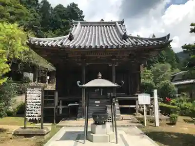 弥勒寺の本殿・本堂