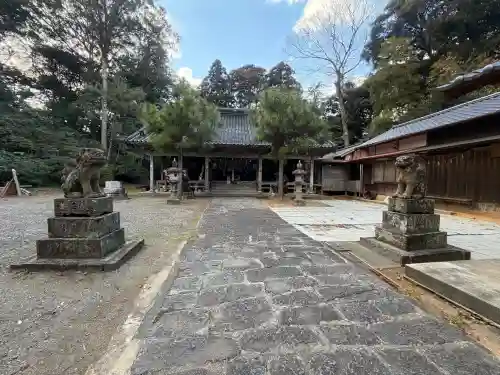 糸島市宇美八幡宮の{uncategorized: "未分類", other: "その他", undefined: "問題あり", building: "その他建物", grave: "お墓", sacred_gate: "鳥居", guardian: "狛犬", statue: "像", buddha: "仏像", history: "歴史", nature: "自然", garden: "庭園", animal: "動物", pagoda: "塔", temizu: "手水舎", mountain_gate: "山門・神門", sanctuary: "本殿・本堂", subordinate: "末社・摂社", art: "芸術", scenery: "景色", jizo: "地蔵", ema: "絵馬", goshuin: "御朱印", omikuji: "おみくじ", items: "授与品その他", amulet: "お守り", goshuincho: "御朱印帳", eats: "食事", festival: "お祭り", votive_dance: "神楽", shichigosan: "七五三参", wedding: "結婚式", experience: "体験その他", initially: "初詣", around: "周辺", anti_infection: "感染症対策"}