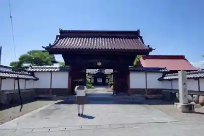三宝寺の山門・神門