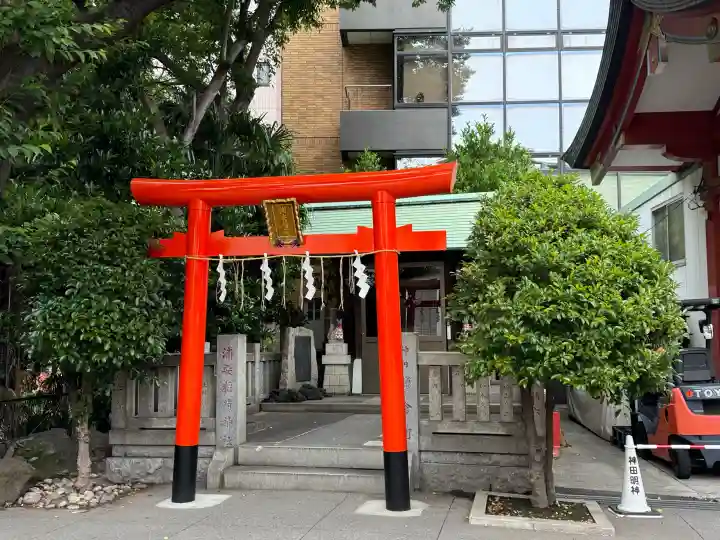 神田神社(神田明神)の{uncategorized: "未分類", other: "その他", undefined: "問題あり", building: "その他建物", grave: "お墓", sacred_gate: "鳥居", guardian: "狛犬", statue: "像", buddha: "仏像", history: "歴史", nature: "自然", garden: "庭園", animal: "動物", pagoda: "塔", temizu: "手水舎", mountain_gate: "山門・神門", sanctuary: "本殿・本堂", subordinate: "末社・摂社", art: "芸術", scenery: "景色", jizo: "地蔵", ema: "絵馬", goshuin: "御朱印", omikuji: "おみくじ", items: "授与品その他", amulet: "お守り", goshuincho: "御朱印帳", eats: "食事", festival: "お祭り", votive_dance: "神楽", shichigosan: "七五三参", wedding: "結婚式", experience: "体験その他", initially: "初詣", around: "周辺", anti_infection: "感染症対策"}