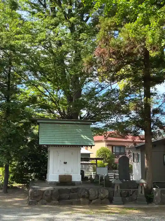 下多賀神社の{uncategorized: "未分類", other: "その他", undefined: "問題あり", building: "その他建物", grave: "お墓", sacred_gate: "鳥居", guardian: "狛犬", statue: "像", buddha: "仏像", history: "歴史", nature: "自然", garden: "庭園", animal: "動物", pagoda: "塔", temizu: "手水舎", mountain_gate: "山門・神門", sanctuary: "本殿・本堂", subordinate: "末社・摂社", art: "芸術", scenery: "景色", jizo: "地蔵", ema: "絵馬", goshuin: "御朱印", omikuji: "おみくじ", items: "授与品その他", amulet: "お守り", goshuincho: "御朱印帳", eats: "食事", festival: "お祭り", votive_dance: "神楽", shichigosan: "七五三参", wedding: "結婚式", experience: "体験その他", initially: "初詣", around: "周辺", anti_infection: "感染症対策"}