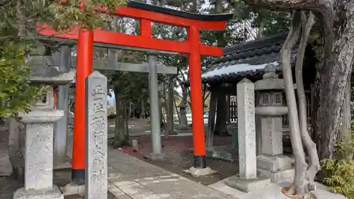 都久夫須麻神社の{uncategorized: "未分類", other: "その他", undefined: "問題あり", building: "その他建物", grave: "お墓", sacred_gate: "鳥居", guardian: "狛犬", statue: "像", buddha: "仏像", history: "歴史", nature: "自然", garden: "庭園", animal: "動物", pagoda: "塔", temizu: "手水舎", mountain_gate: "山門・神門", sanctuary: "本殿・本堂", subordinate: "末社・摂社", art: "芸術", scenery: "景色", jizo: "地蔵", ema: "絵馬", goshuin: "御朱印", omikuji: "おみくじ", items: "授与品その他", amulet: "お守り", goshuincho: "御朱印帳", eats: "食事", festival: "お祭り", votive_dance: "神楽", shichigosan: "七五三参", wedding: "結婚式", experience: "体験その他", initially: "初詣", around: "周辺", anti_infection: "感染症対策"}