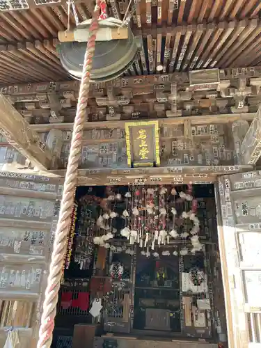 岩之上堂の本殿・本堂