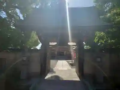 呉服神社の山門・神門