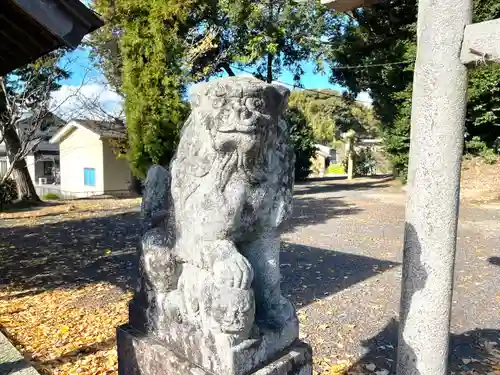 神明社の狛犬