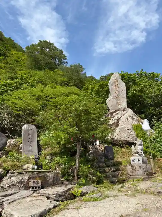 湯殿山神社(出羽三山神社)(山形県)