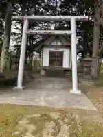 高島神社の{uncategorized: "未分類", other: "その他", undefined: "問題あり", building: "その他建物", grave: "お墓", sacred_gate: "鳥居", guardian: "狛犬", statue: "像", buddha: "仏像", history: "歴史", nature: "自然", garden: "庭園", animal: "動物", pagoda: "塔", temizu: "手水舎", mountain_gate: "山門・神門", sanctuary: "本殿・本堂", subordinate: "末社・摂社", art: "芸術", scenery: "景色", jizo: "地蔵", ema: "絵馬", goshuin: "御朱印", omikuji: "おみくじ", items: "授与品その他", amulet: "お守り", goshuincho: "御朱印帳", eats: "食事", festival: "お祭り", votive_dance: "神楽", shichigosan: "七五三参", wedding: "結婚式", experience: "体験その他", initially: "初詣", around: "周辺", anti_infection: "感染症対策"}