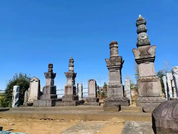 高済寺の{uncategorized: "未分類", other: "その他", undefined: "問題あり", building: "その他建物", grave: "お墓", sacred_gate: "鳥居", guardian: "狛犬", statue: "像", buddha: "仏像", history: "歴史", nature: "自然", garden: "庭園", animal: "動物", pagoda: "塔", temizu: "手水舎", mountain_gate: "山門・神門", sanctuary: "本殿・本堂", subordinate: "末社・摂社", art: "芸術", scenery: "景色", jizo: "地蔵", ema: "絵馬", goshuin: "御朱印", omikuji: "おみくじ", items: "授与品その他", amulet: "お守り", goshuincho: "御朱印帳", eats: "食事", festival: "お祭り", votive_dance: "神楽", shichigosan: "七五三参", wedding: "結婚式", experience: "体験その他", initially: "初詣", around: "周辺", anti_infection: "感染症対策"}