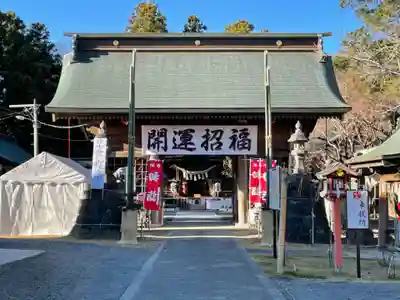 常陸第三宮　吉田神社の山門・神門
