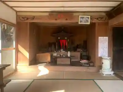 腰越薬師堂の本殿・本堂