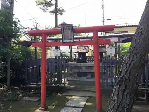 諏訪神社の鳥居