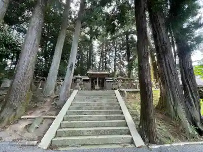 日枝神社 (甲南町稗谷)の{uncategorized: "未分類", other: "その他", undefined: "問題あり", building: "その他建物", grave: "お墓", sacred_gate: "鳥居", guardian: "狛犬", statue: "像", buddha: "仏像", history: "歴史", nature: "自然", garden: "庭園", animal: "動物", pagoda: "塔", temizu: "手水舎", mountain_gate: "山門・神門", sanctuary: "本殿・本堂", subordinate: "末社・摂社", art: "芸術", scenery: "景色", jizo: "地蔵", ema: "絵馬", goshuin: "御朱印", omikuji: "おみくじ", items: "授与品その他", amulet: "お守り", goshuincho: "御朱印帳", eats: "食事", festival: "お祭り", votive_dance: "神楽", shichigosan: "七五三参", wedding: "結婚式", experience: "体験その他", initially: "初詣", around: "周辺", anti_infection: "感染症対策"}