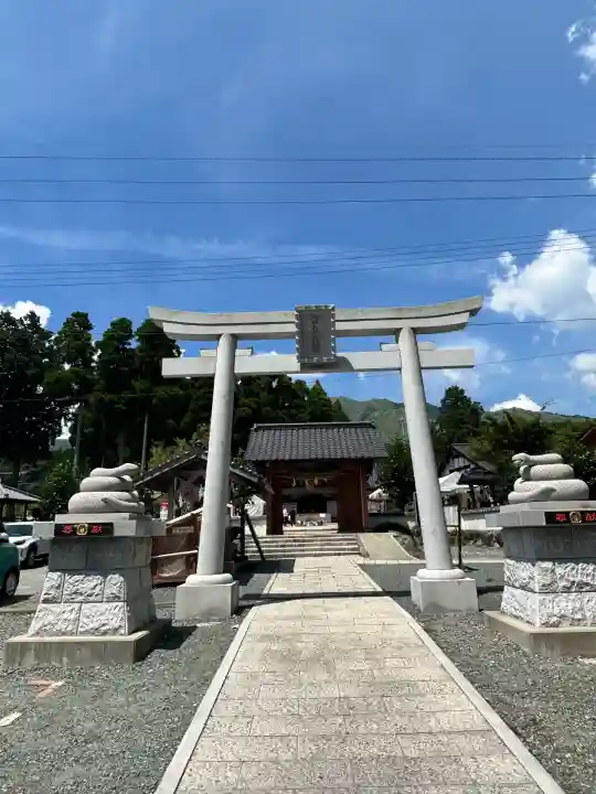 阿蘇白水龍神權現~白蛇神社~(熊本県)