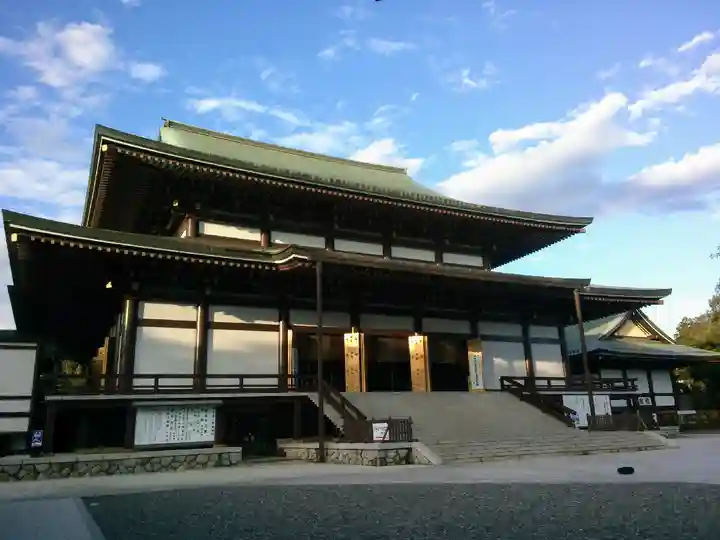 成田山新勝寺の本殿・本堂