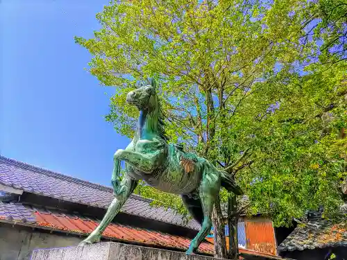 東野神社（東野町）の狛犬
