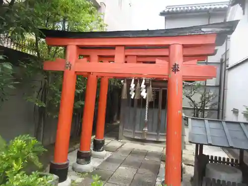 虎屋神社の鳥居