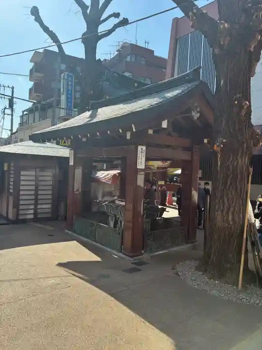 とげぬき地蔵尊 高岩寺の{uncategorized: "未分類", other: "その他", undefined: "問題あり", building: "その他建物", grave: "お墓", sacred_gate: "鳥居", guardian: "狛犬", statue: "像", buddha: "仏像", history: "歴史", nature: "自然", garden: "庭園", animal: "動物", pagoda: "塔", temizu: "手水舎", mountain_gate: "山門・神門", sanctuary: "本殿・本堂", subordinate: "末社・摂社", art: "芸術", scenery: "景色", jizo: "地蔵", ema: "絵馬", goshuin: "御朱印", omikuji: "おみくじ", items: "授与品その他", amulet: "お守り", goshuincho: "御朱印帳", eats: "食事", festival: "お祭り", votive_dance: "神楽", shichigosan: "七五三参", wedding: "結婚式", experience: "体験その他", initially: "初詣", around: "周辺", anti_infection: "感染症対策"}