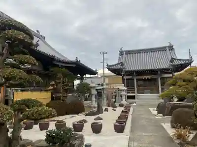 万福寺の{uncategorized: "未分類", other: "その他", undefined: "問題あり", building: "その他建物", grave: "お墓", sacred_gate: "鳥居", guardian: "狛犬", statue: "像", buddha: "仏像", history: "歴史", nature: "自然", garden: "庭園", animal: "動物", pagoda: "塔", temizu: "手水舎", mountain_gate: "山門・神門", sanctuary: "本殿・本堂", subordinate: "末社・摂社", art: "芸術", scenery: "景色", jizo: "地蔵", ema: "絵馬", goshuin: "御朱印", omikuji: "おみくじ", items: "授与品その他", amulet: "お守り", goshuincho: "御朱印帳", eats: "食事", festival: "お祭り", votive_dance: "神楽", shichigosan: "七五三参", wedding: "結婚式", experience: "体験その他", initially: "初詣", around: "周辺", anti_infection: "感染症対策"}