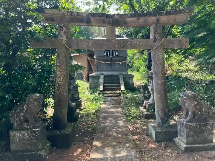 奈佐原神社の{uncategorized: "未分類", other: "その他", undefined: "問題あり", building: "その他建物", grave: "お墓", sacred_gate: "鳥居", guardian: "狛犬", statue: "像", buddha: "仏像", history: "歴史", nature: "自然", garden: "庭園", animal: "動物", pagoda: "塔", temizu: "手水舎", mountain_gate: "山門・神門", sanctuary: "本殿・本堂", subordinate: "末社・摂社", art: "芸術", scenery: "景色", jizo: "地蔵", ema: "絵馬", goshuin: "御朱印", omikuji: "おみくじ", items: "授与品その他", amulet: "お守り", goshuincho: "御朱印帳", eats: "食事", festival: "お祭り", votive_dance: "神楽", shichigosan: "七五三参", wedding: "結婚式", experience: "体験その他", initially: "初詣", around: "周辺", anti_infection: "感染症対策"}