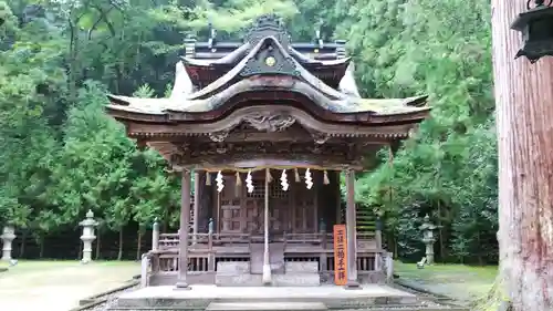 岡太神社・大瀧神社の本殿