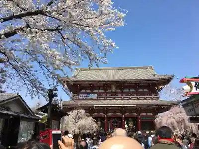 浅草寺の山門・神門