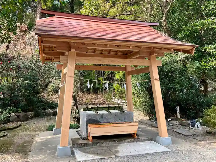 舞鶴神社の手水舎