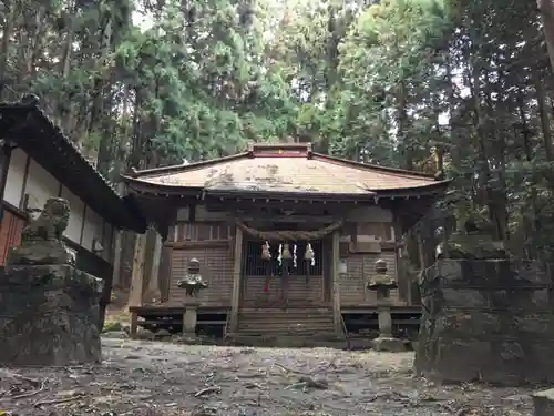 金桜神社の本殿