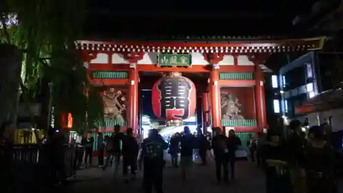 浅草寺の山門・神門