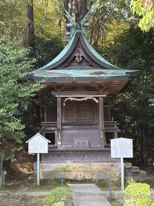 白國神社の{uncategorized: "未分類", other: "その他", undefined: "問題あり", building: "その他建物", grave: "お墓", sacred_gate: "鳥居", guardian: "狛犬", statue: "像", buddha: "仏像", history: "歴史", nature: "自然", garden: "庭園", animal: "動物", pagoda: "塔", temizu: "手水舎", mountain_gate: "山門・神門", sanctuary: "本殿・本堂", subordinate: "末社・摂社", art: "芸術", scenery: "景色", jizo: "地蔵", ema: "絵馬", goshuin: "御朱印", omikuji: "おみくじ", items: "授与品その他", amulet: "お守り", goshuincho: "御朱印帳", eats: "食事", festival: "お祭り", votive_dance: "神楽", shichigosan: "七五三参", wedding: "結婚式", experience: "体験その他", initially: "初詣", around: "周辺", anti_infection: "感染症対策"}