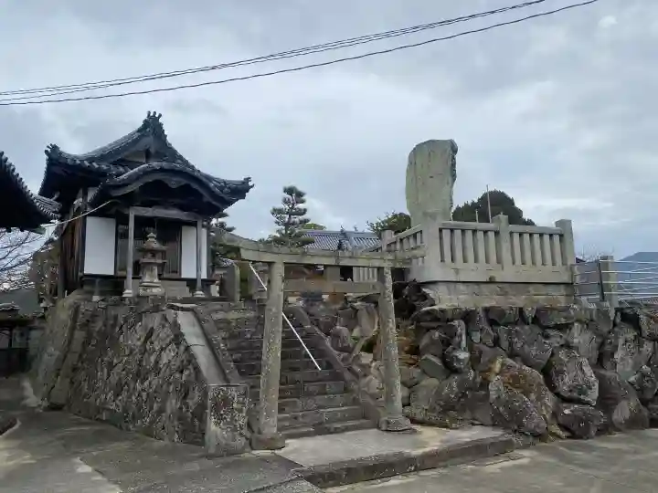 慈眼寺の{uncategorized: "未分類", other: "その他", undefined: "問題あり", building: "その他建物", grave: "お墓", sacred_gate: "鳥居", guardian: "狛犬", statue: "像", buddha: "仏像", history: "歴史", nature: "自然", garden: "庭園", animal: "動物", pagoda: "塔", temizu: "手水舎", mountain_gate: "山門・神門", sanctuary: "本殿・本堂", subordinate: "末社・摂社", art: "芸術", scenery: "景色", jizo: "地蔵", ema: "絵馬", goshuin: "御朱印", omikuji: "おみくじ", items: "授与品その他", amulet: "お守り", goshuincho: "御朱印帳", eats: "食事", festival: "お祭り", votive_dance: "神楽", shichigosan: "七五三参", wedding: "結婚式", experience: "体験その他", initially: "初詣", around: "周辺", anti_infection: "感染症対策"}