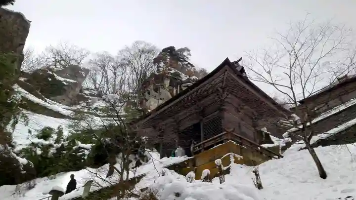 宝珠山 立石寺の{uncategorized: "未分類", other: "その他", undefined: "問題あり", building: "その他建物", grave: "お墓", sacred_gate: "鳥居", guardian: "狛犬", statue: "像", buddha: "仏像", history: "歴史", nature: "自然", garden: "庭園", animal: "動物", pagoda: "塔", temizu: "手水舎", mountain_gate: "山門・神門", sanctuary: "本殿・本堂", subordinate: "末社・摂社", art: "芸術", scenery: "景色", jizo: "地蔵", ema: "絵馬", goshuin: "御朱印", omikuji: "おみくじ", items: "授与品その他", amulet: "お守り", goshuincho: "御朱印帳", eats: "食事", festival: "お祭り", votive_dance: "神楽", shichigosan: "七五三参", wedding: "結婚式", experience: "体験その他", initially: "初詣", around: "周辺", anti_infection: "感染症対策"}
