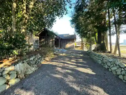 五十鈴神社の{uncategorized: "未分類", other: "その他", undefined: "問題あり", building: "その他建物", grave: "お墓", sacred_gate: "鳥居", guardian: "狛犬", statue: "像", buddha: "仏像", history: "歴史", nature: "自然", garden: "庭園", animal: "動物", pagoda: "塔", temizu: "手水舎", mountain_gate: "山門・神門", sanctuary: "本殿・本堂", subordinate: "末社・摂社", art: "芸術", scenery: "景色", jizo: "地蔵", ema: "絵馬", goshuin: "御朱印", omikuji: "おみくじ", items: "授与品その他", amulet: "お守り", goshuincho: "御朱印帳", eats: "食事", festival: "お祭り", votive_dance: "神楽", shichigosan: "七五三参", wedding: "結婚式", experience: "体験その他", initially: "初詣", around: "周辺", anti_infection: "感染症対策"}