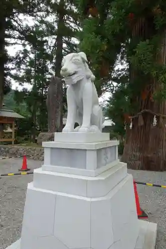 飛驒一宮水無神社の狛犬