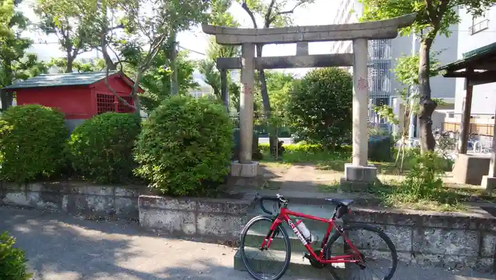 安井大市稲荷神社の鳥居