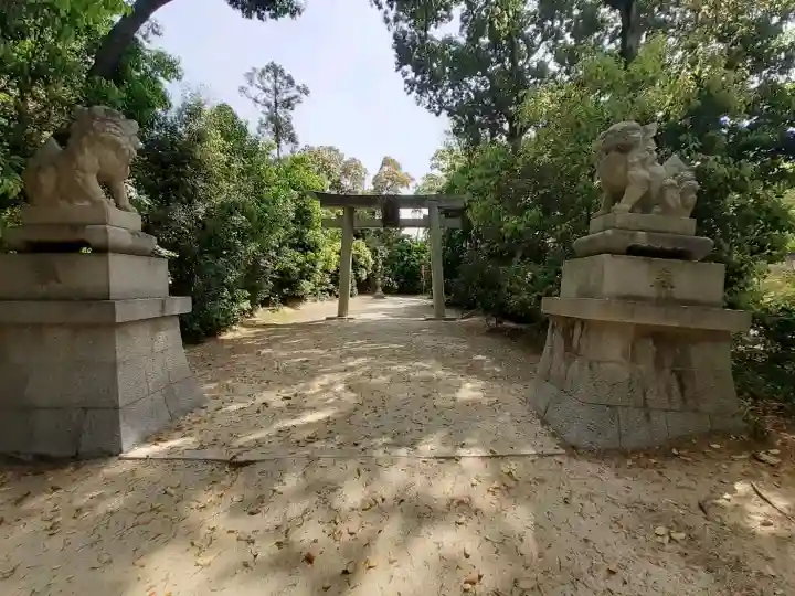交野天神社の{uncategorized: "未分類", other: "その他", undefined: "問題あり", building: "その他建物", grave: "お墓", sacred_gate: "鳥居", guardian: "狛犬", statue: "像", buddha: "仏像", history: "歴史", nature: "自然", garden: "庭園", animal: "動物", pagoda: "塔", temizu: "手水舎", mountain_gate: "山門・神門", sanctuary: "本殿・本堂", subordinate: "末社・摂社", art: "芸術", scenery: "景色", jizo: "地蔵", ema: "絵馬", goshuin: "御朱印", omikuji: "おみくじ", items: "授与品その他", amulet: "お守り", goshuincho: "御朱印帳", eats: "食事", festival: "お祭り", votive_dance: "神楽", shichigosan: "七五三参", wedding: "結婚式", experience: "体験その他", initially: "初詣", around: "周辺", anti_infection: "感染症対策"}