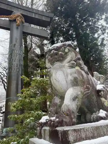 諏訪大社上社前宮の{uncategorized: "未分類", other: "その他", undefined: "問題あり", building: "その他建物", grave: "お墓", sacred_gate: "鳥居", guardian: "狛犬", statue: "像", buddha: "仏像", history: "歴史", nature: "自然", garden: "庭園", animal: "動物", pagoda: "塔", temizu: "手水舎", mountain_gate: "山門・神門", sanctuary: "本殿・本堂", subordinate: "末社・摂社", art: "芸術", scenery: "景色", jizo: "地蔵", ema: "絵馬", goshuin: "御朱印", omikuji: "おみくじ", items: "授与品その他", amulet: "お守り", goshuincho: "御朱印帳", eats: "食事", festival: "お祭り", votive_dance: "神楽", shichigosan: "七五三参", wedding: "結婚式", experience: "体験その他", initially: "初詣", around: "周辺", anti_infection: "感染症対策"}