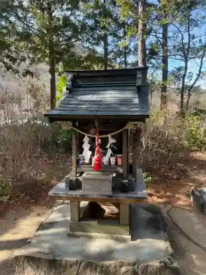 大成龍神社の{uncategorized: "未分類", other: "その他", undefined: "問題あり", building: "その他建物", grave: "お墓", sacred_gate: "鳥居", guardian: "狛犬", statue: "像", buddha: "仏像", history: "歴史", nature: "自然", garden: "庭園", animal: "動物", pagoda: "塔", temizu: "手水舎", mountain_gate: "山門・神門", sanctuary: "本殿・本堂", subordinate: "末社・摂社", art: "芸術", scenery: "景色", jizo: "地蔵", ema: "絵馬", goshuin: "御朱印", omikuji: "おみくじ", items: "授与品その他", amulet: "お守り", goshuincho: "御朱印帳", eats: "食事", festival: "お祭り", votive_dance: "神楽", shichigosan: "七五三参", wedding: "結婚式", experience: "体験その他", initially: "初詣", around: "周辺", anti_infection: "感染症対策"}