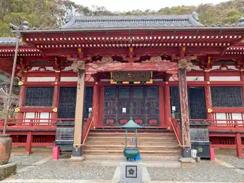 那古寺の本殿・本堂