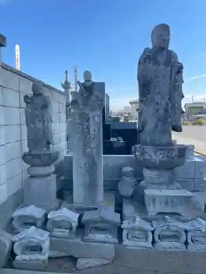 光明寺の{uncategorized: "未分類", other: "その他", undefined: "問題あり", building: "その他建物", grave: "お墓", sacred_gate: "鳥居", guardian: "狛犬", statue: "像", buddha: "仏像", history: "歴史", nature: "自然", garden: "庭園", animal: "動物", pagoda: "塔", temizu: "手水舎", mountain_gate: "山門・神門", sanctuary: "本殿・本堂", subordinate: "末社・摂社", art: "芸術", scenery: "景色", jizo: "地蔵", ema: "絵馬", goshuin: "御朱印", omikuji: "おみくじ", items: "授与品その他", amulet: "お守り", goshuincho: "御朱印帳", eats: "食事", festival: "お祭り", votive_dance: "神楽", shichigosan: "七五三参", wedding: "結婚式", experience: "体験その他", initially: "初詣", around: "周辺", anti_infection: "感染症対策"}