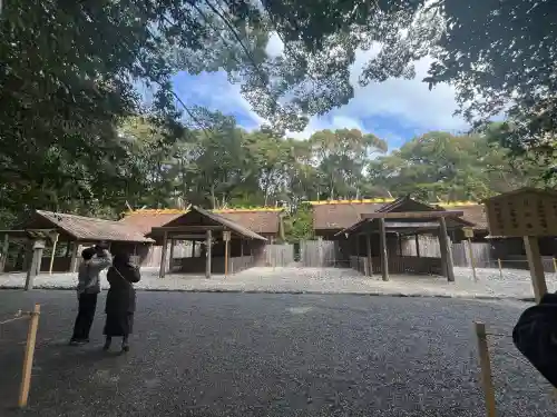 月夜見宮（豊受大神宮別宮）の{uncategorized: "未分類", other: "その他", undefined: "問題あり", building: "その他建物", grave: "お墓", sacred_gate: "鳥居", guardian: "狛犬", statue: "像", buddha: "仏像", history: "歴史", nature: "自然", garden: "庭園", animal: "動物", pagoda: "塔", temizu: "手水舎", mountain_gate: "山門・神門", sanctuary: "本殿・本堂", subordinate: "末社・摂社", art: "芸術", scenery: "景色", jizo: "地蔵", ema: "絵馬", goshuin: "御朱印", omikuji: "おみくじ", items: "授与品その他", amulet: "お守り", goshuincho: "御朱印帳", eats: "食事", festival: "お祭り", votive_dance: "神楽", shichigosan: "七五三参", wedding: "結婚式", experience: "体験その他", initially: "初詣", around: "周辺", anti_infection: "感染症対策"}