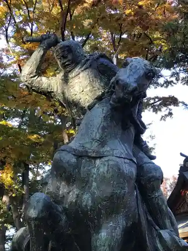 川中島古戦場八幡社の像